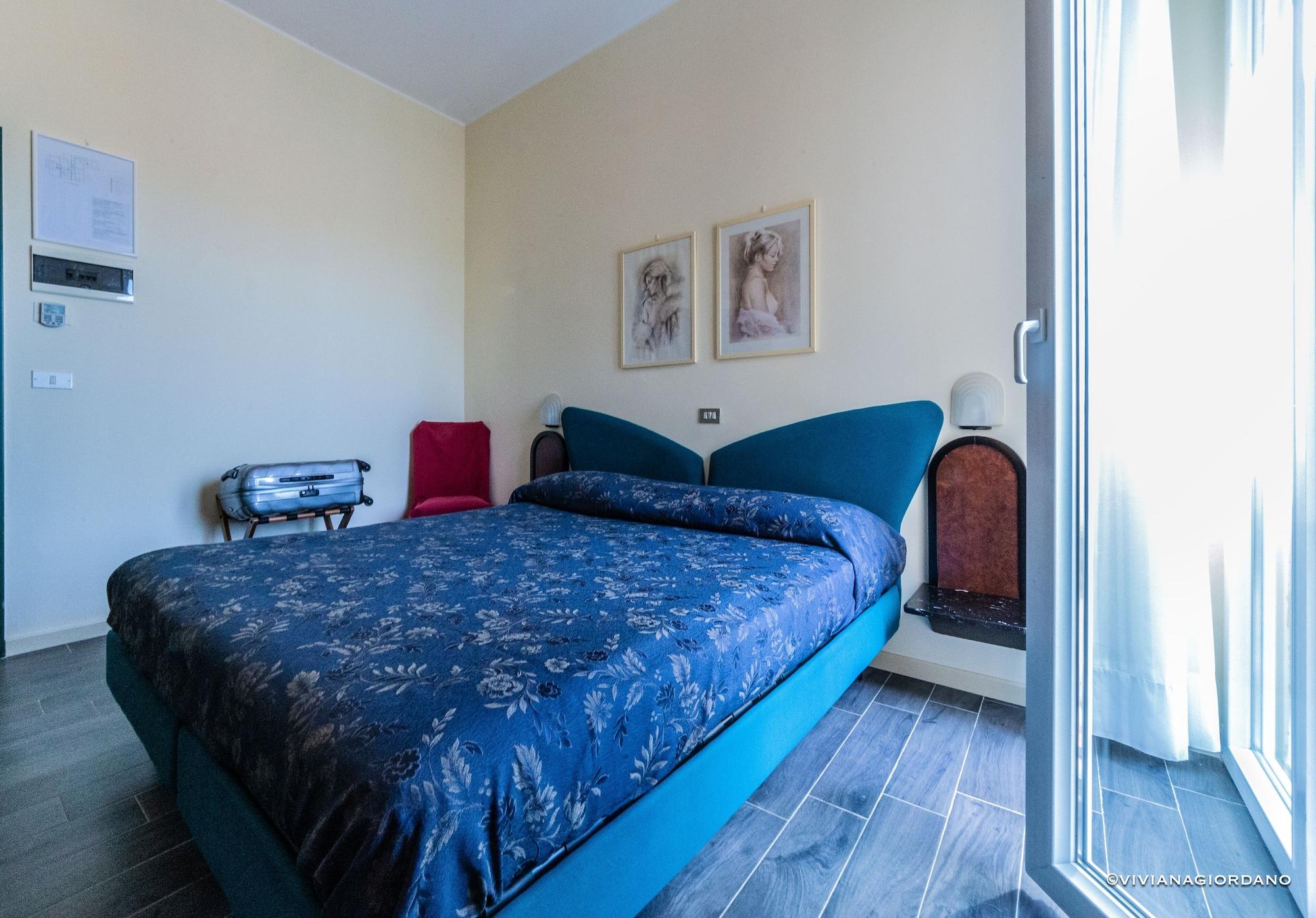 Hotel River Fronte Mare Con Piscina Rimini Exterior photo